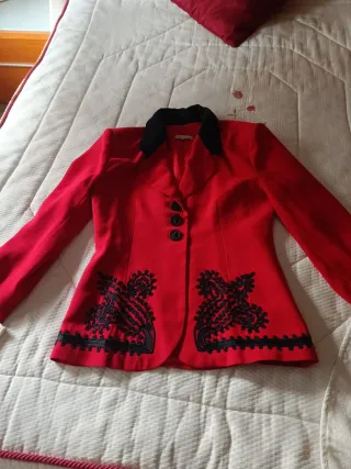 Americana roja fiesta talla 42