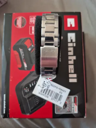 Reloj Casio Dorado y Plateado