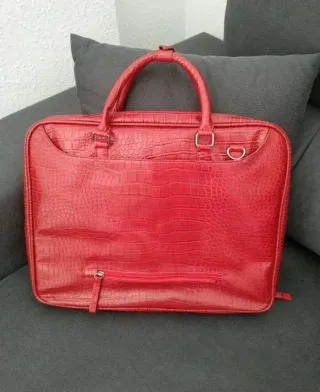 Funda para portátil roja efecto piel