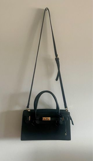 Bolso Negro Estilo Kelly con Bandolera