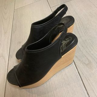 Sandalias negras con plataforma