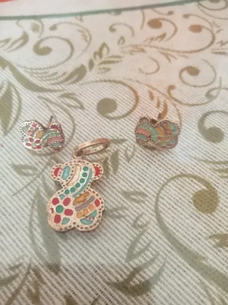 Colgante y pendientes Tous oso y mariposas