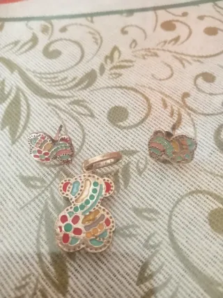 Colgante y pendientes Tous oso y mariposas