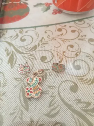 Colgante y pendientes Tous oso y mariposas