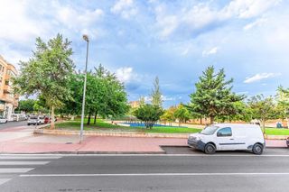 Local comercial en venta en San Luis en Almería