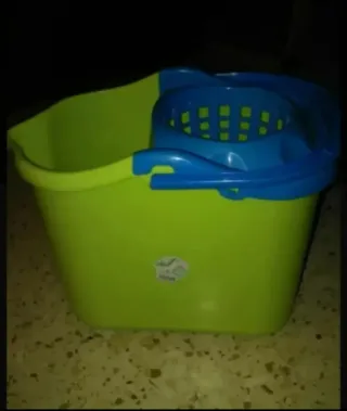 Cubo fregona verde y azul