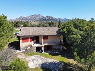 Chalet en venta en Cabanillas de la Sierra