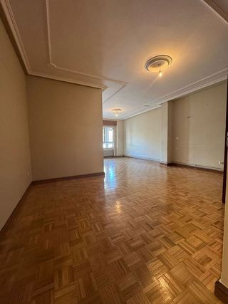 Piso en alquiler en Centro en Gijón