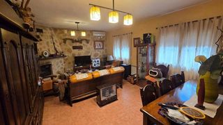 Chalet en venta en Villares del Saz