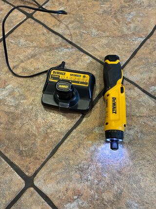 Atornillador DeWalt 7.2V Li-Ion con Cargador