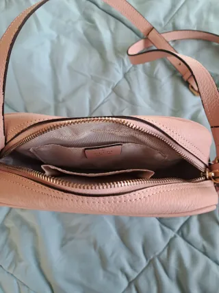 Bolso Gucci rosa palo con flecos