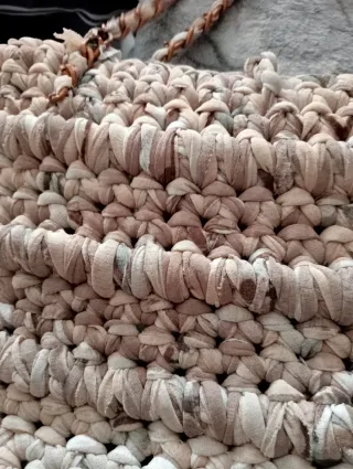 Borsa fatta a mano beige marrone e verde finiture