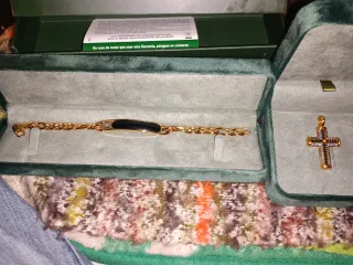 Cruz bañada en oro 21k con circón