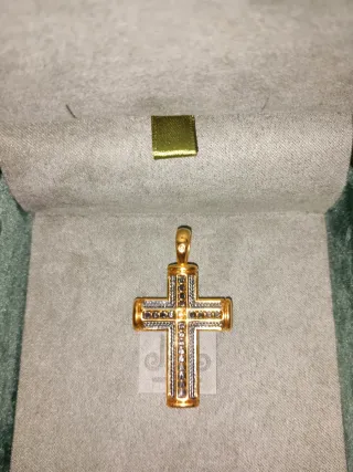 Cruz bañada en oro 21k con circón