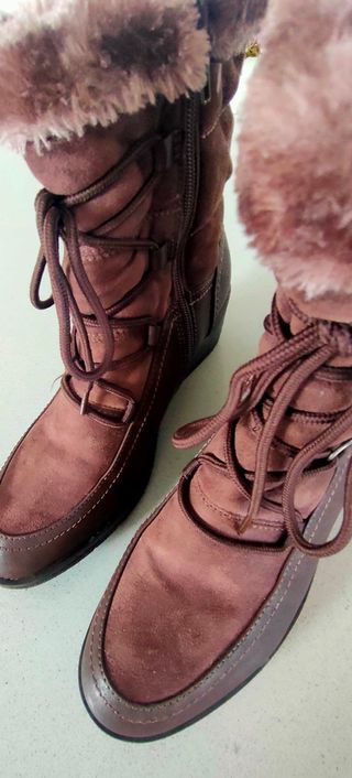 Botines Refresh Marrón con Cordones y Pelo