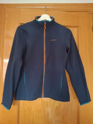 Chubasquero Quechua azul y naranja