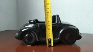 Figura coche vintage cerámica