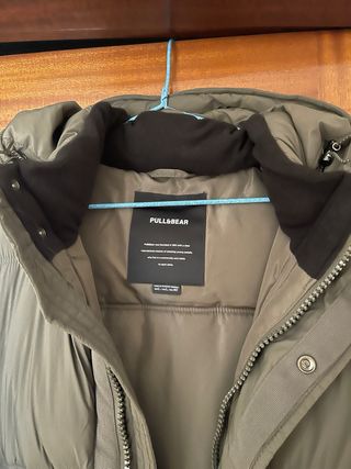 Abrigo plumífero Pull&Bear verde oliva