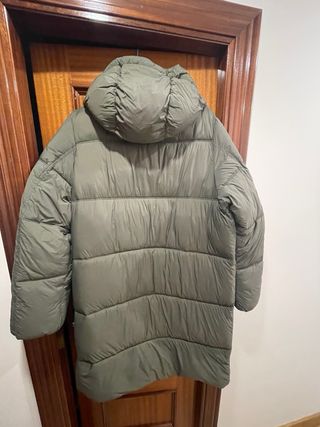 Abrigo plumífero Pull&Bear verde oliva