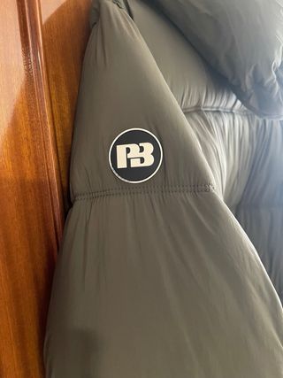 Abrigo plumífero Pull&Bear verde oliva