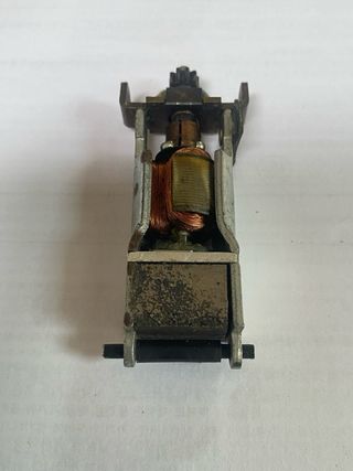 Motor antiguo coche scalextric.