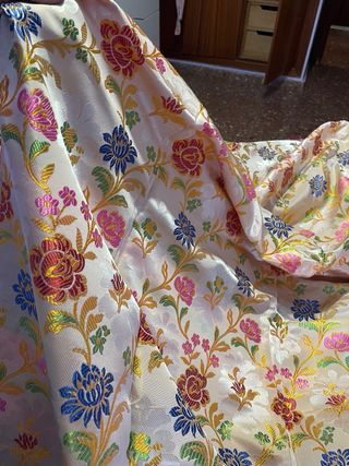 Tela fallera broccata floreale dorata Dimensioni 300x130