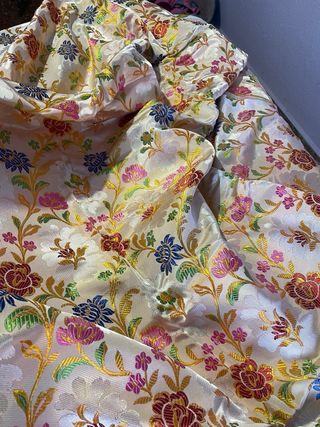 Tela fallera broccata floreale dorata Dimensioni 300x130