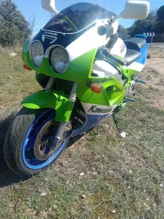 Kawasaki ZXR 750