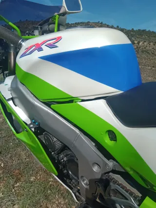 Kawasaki ZXR 750