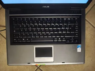 Asus F3E Notebook Nero con Xubuntu