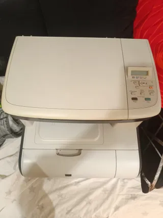 Impresora Multifunción laser a color