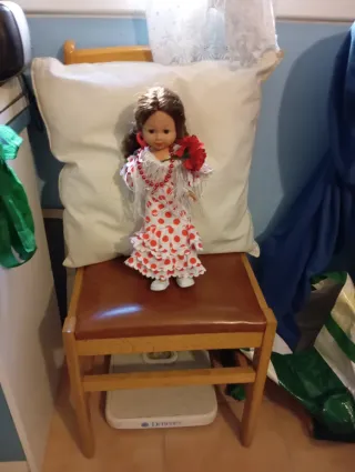 Muñeca flamenca traje rojo lunares