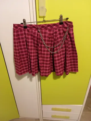 Minifalda cuadros rosa con cadena