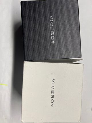 Cajas Viceroy Negras y Blancas