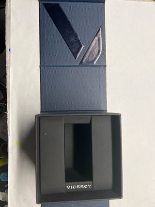 Cajas Viceroy Negras y Blancas