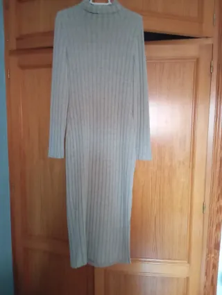 Vestido largo de punto beige
