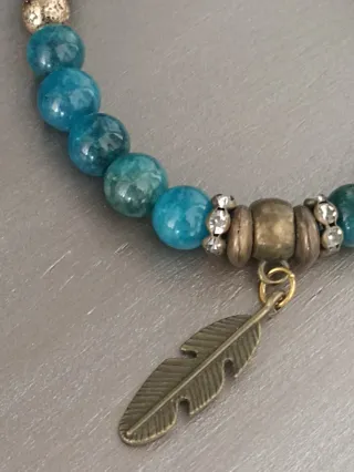 Pulsera de apatita y lava