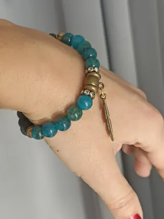 Pulsera de apatita y lava