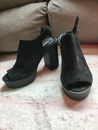 Sandalias plataforma negras Entrego en mano/envío.
