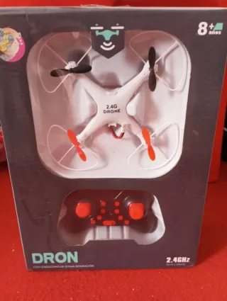 Dron y robot leer anuncio