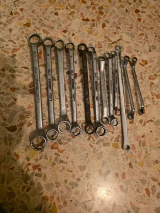 LAST PRICE Lotto 12 chiavi a doppia stella