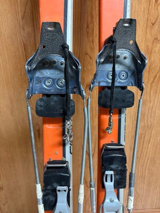 Esquís Fischer con fijaciones Telemark Voile