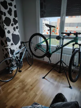 Bicicleta de carretera con accesorios