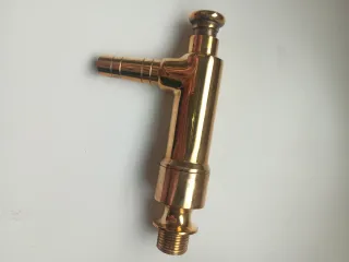 Grifo automático para fuente de latón