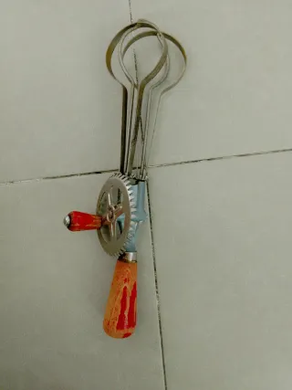 Batidora manual antigua