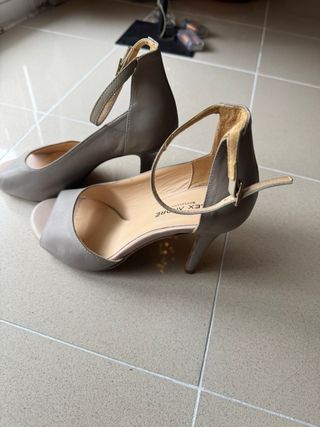 Lotto di scarpe col tacco eleganti di marca