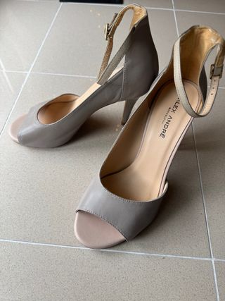 Lotto di scarpe col tacco eleganti di marca