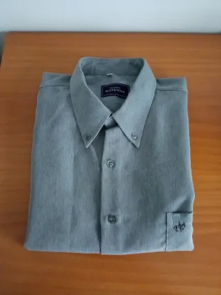 Camisa de vestir gris caballero