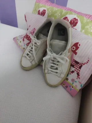 Zapatillas Veja Blancas y Rosas