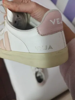 Zapatillas Veja Blancas y Rosas